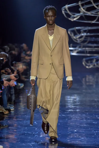 Look 33